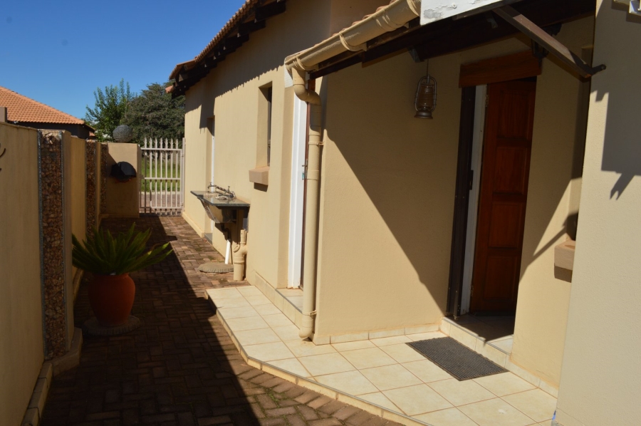 3 Bedroom Property for Sale in Wilkoppies North West